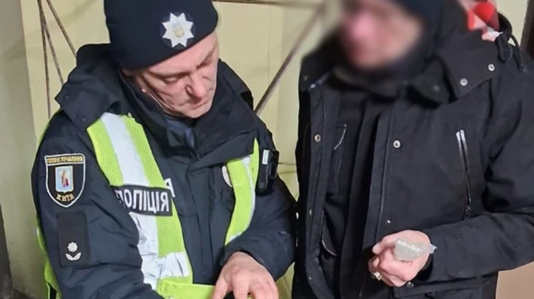 У Києві покарали охоронця, який не пустив людей до частини паркінгу під час масованого обстрілу РФ