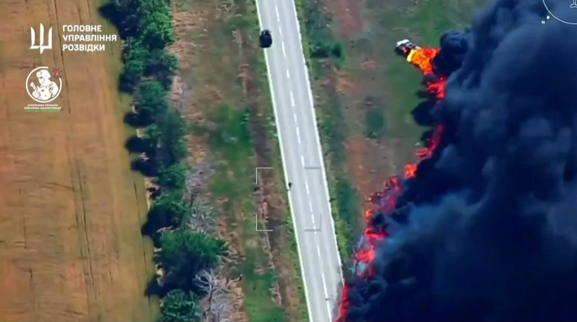 Ukrainian military intelligence destroys Russian fuel tanker on Nova Kakhovka-Melitopol road – video