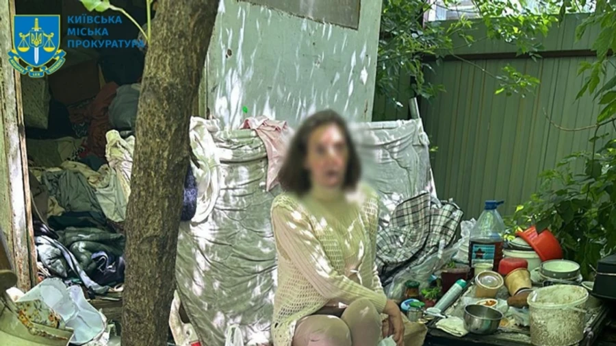 Поліція затримала жінку, яка сплюндрувала могили військових Да Вінчі, Джуса та Петриченка