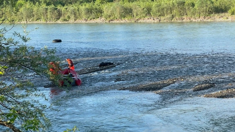 Із Тиси витягнули тіла двох чоловіків