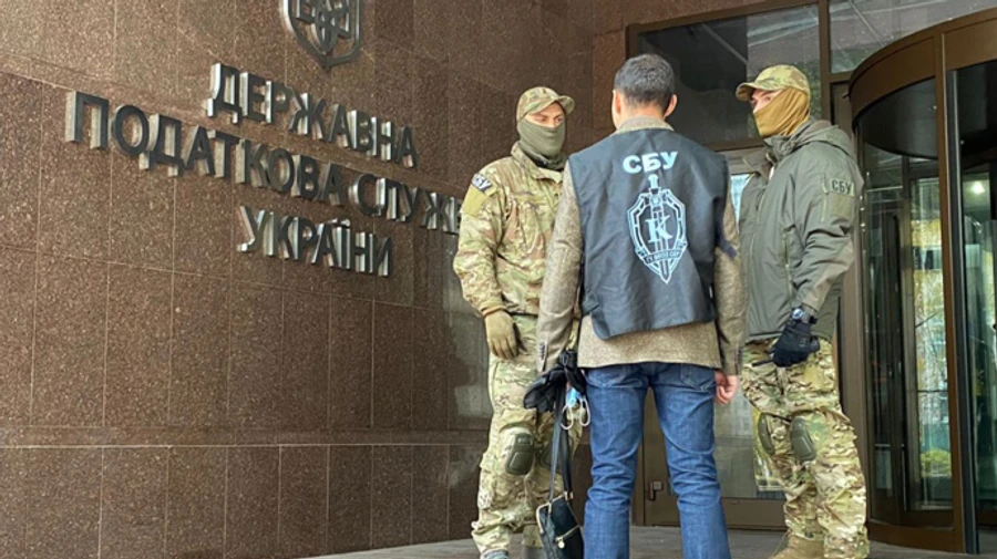 НАБУ и СБУ подтвердили обыски у налоговиков в нескольких областях из-за скруток