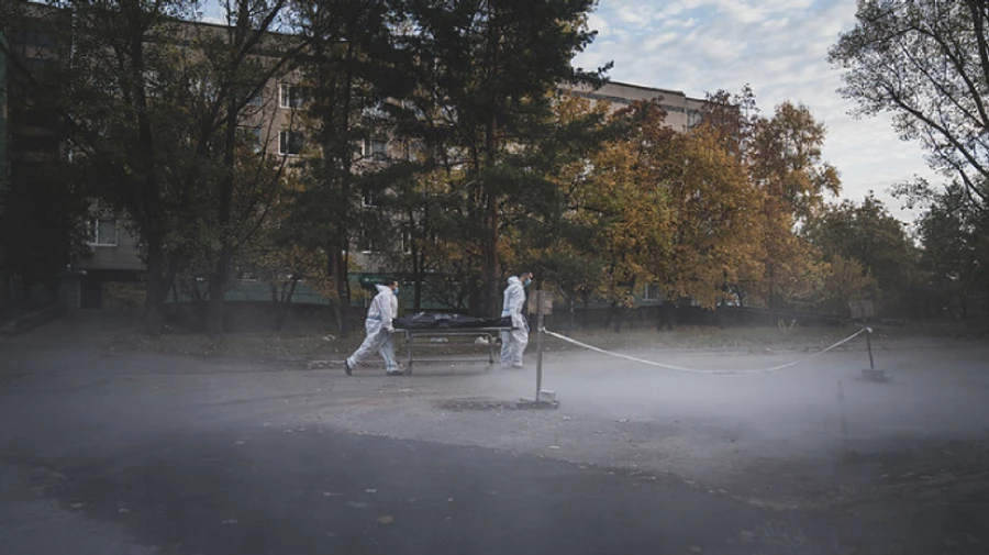 Очередь из катафалков в киевский крематорий уже 2 часа: Радуцкий призывает вакцинироваться