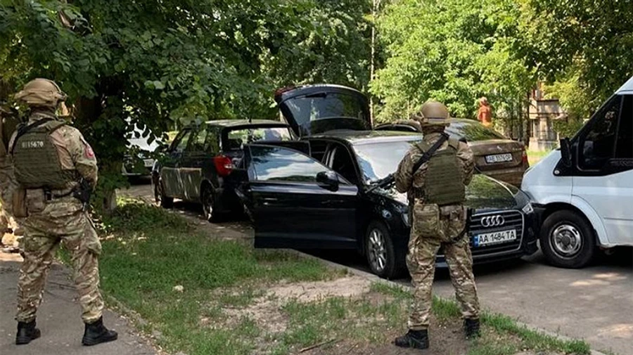 Экс-СБУшник организовал банду, которая нападала на судей и чиновников