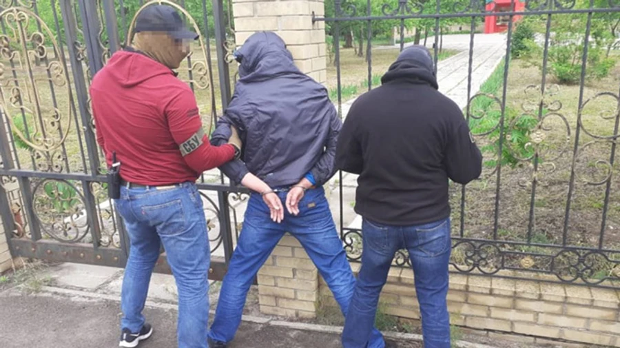 Намагався вчинити теракт: на Луганщині затримали агента ФСБ РФ