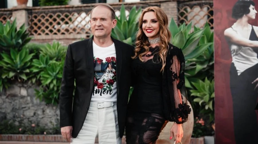 Главные новости пятницы и ночи: санкции против Медведчука, закон о конкурсах на госслужбу