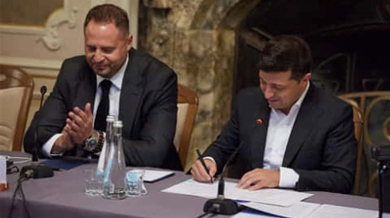 Безвиз и другие наказания: какие угрозы несет Зе-атака на антикоррупционные органы