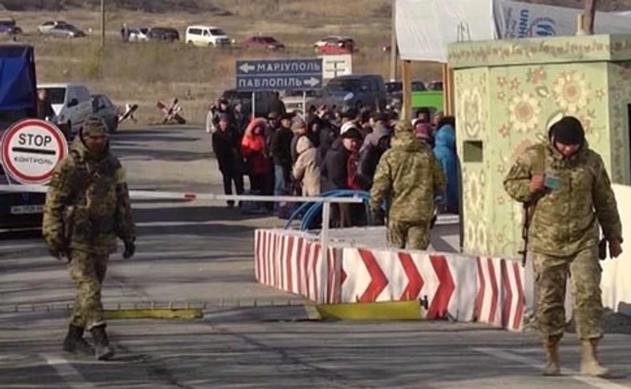 Наєв наказав відкрити КПВВ Майорське