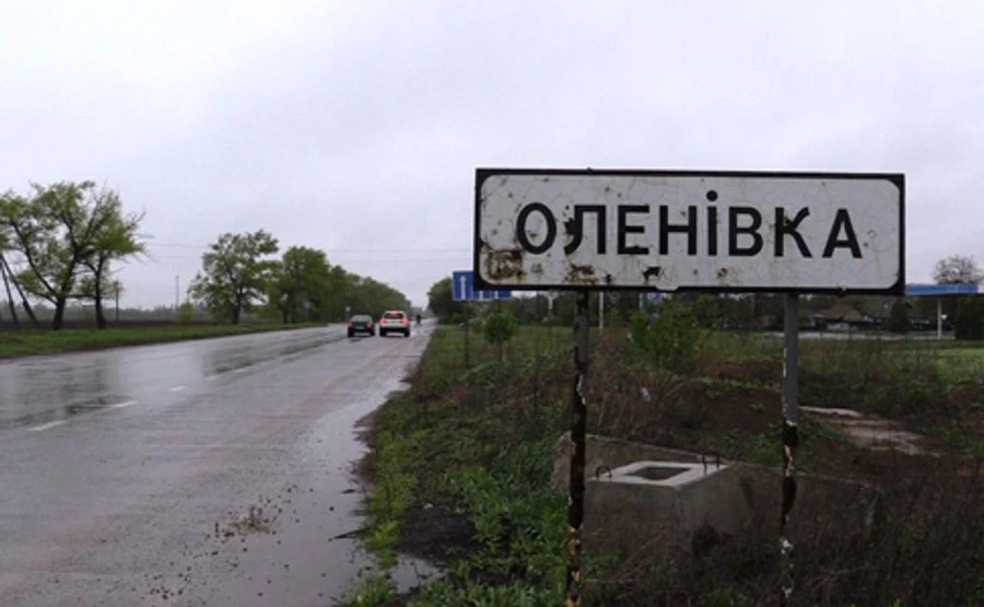 Бойовик влаштував стрілянину на блокпосту: поранень зазнала цивільна