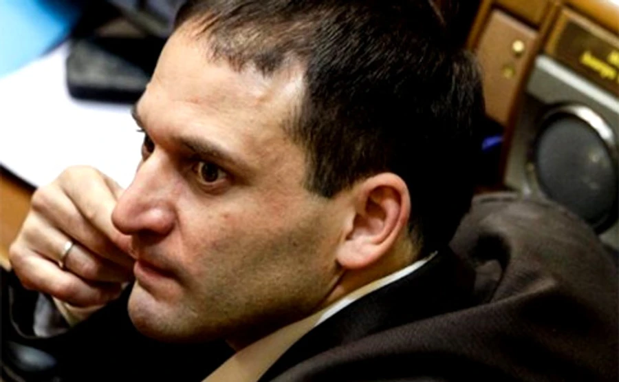 Добкин-младший заказал в Раде тур на 135 тысяч евро и ушел в астрал