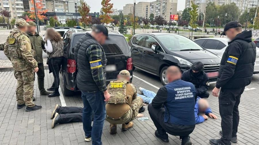 Временная жена за $25 000: задержана семья, переправлявшая мужчин за границу