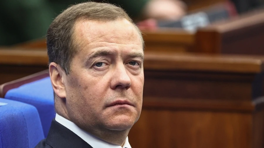 Медведєв помріяв про появу нових регіонів у складі Росії