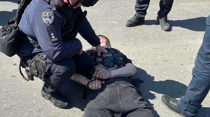 После стрельбы и взрыва задержали мужчину в Одессе