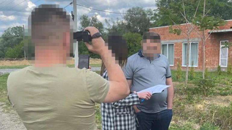 Махінації з гуманітаркою: заступник голови ОВА заробляв на безкоштовних швидких - СБУ