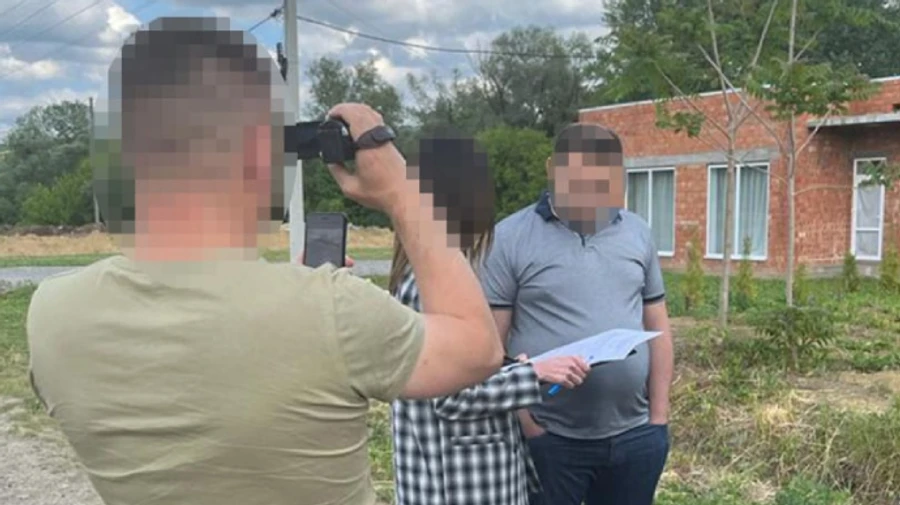 Махінації з гуманітаркою: заступник голови ОВА заробляв на безкоштовних швидких - СБУ