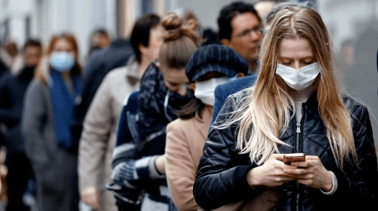 Франция вышла на первое место в мире по заболеваемости Covid