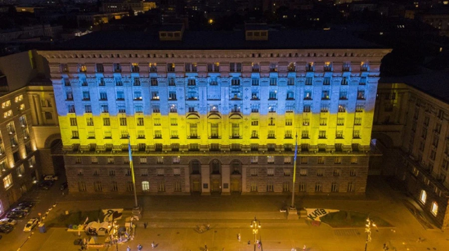 Здание КГГА подсветили цветами флага