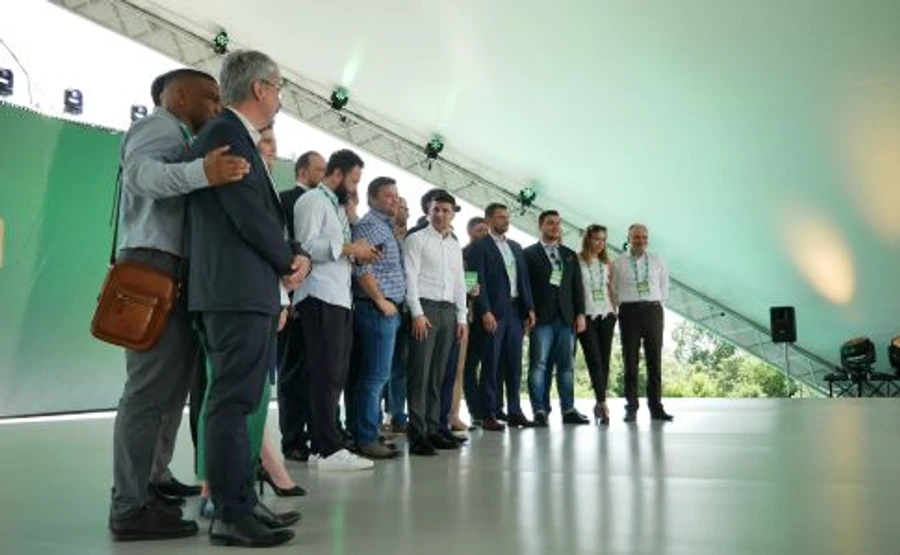 Із першої сотні Слуги народу вилетіли три кандидати