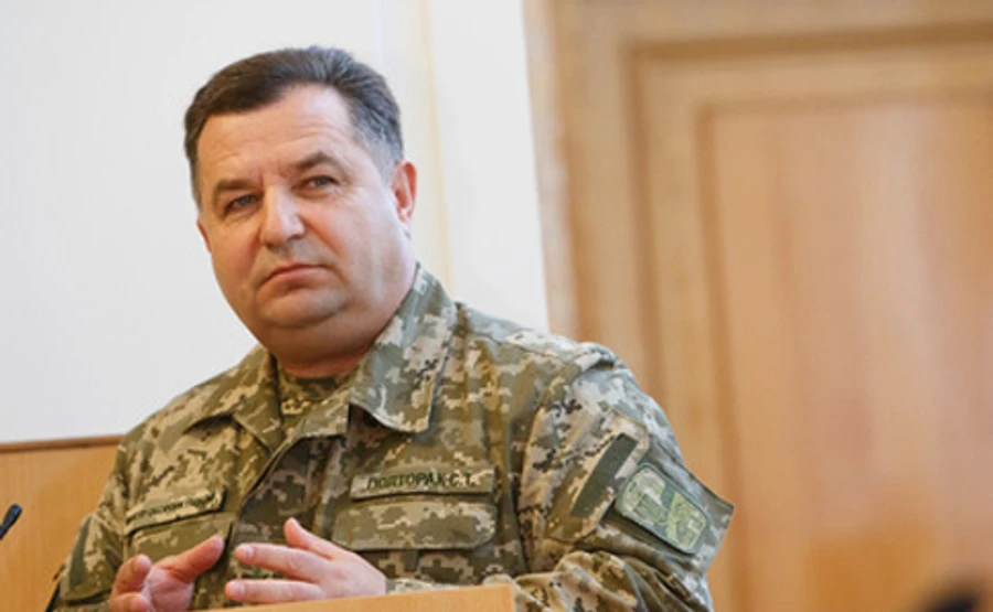 Полторак заборонив нагороджувати зброєю цивільних