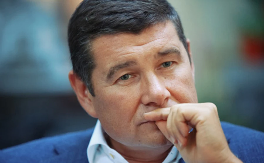 Луценко подписал подозрение Онищенко