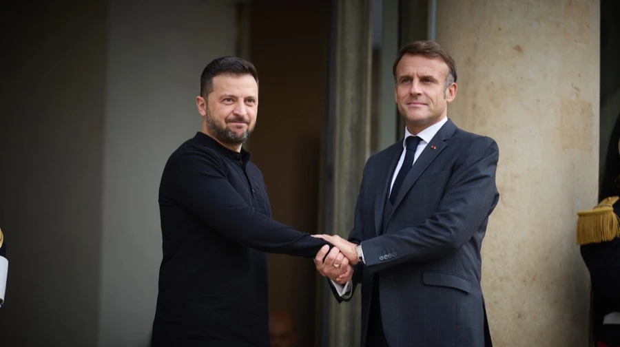 Zelenskyy spoke with Macron before meeting US negotiators