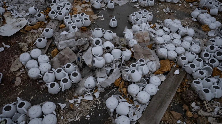 Росіяни зруйнували порцеляновий завод у Дружківці