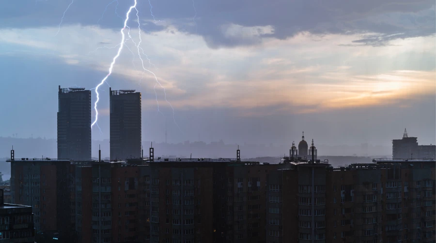 8 августа Украину накроют грозы, дожди и град: Гидрометцентр предупредил об опасных явлениях