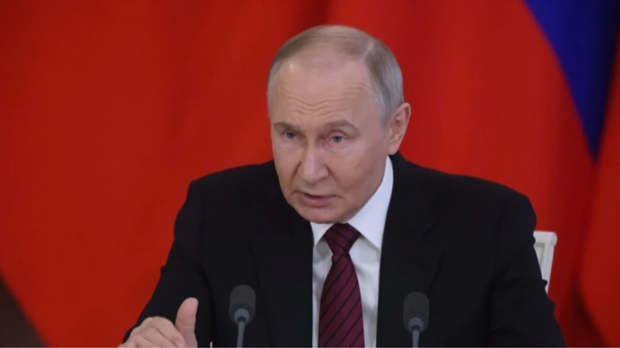 Путин своим депутатам: Не будем бегать по миру с протянутой рукой