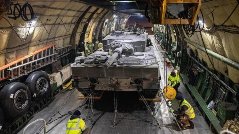 Ukraine receives 8 Leopard 2 battle tanks and support vehicles from Norway