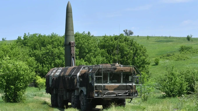 Білорусь планує обжитися Іскандерами і С-400