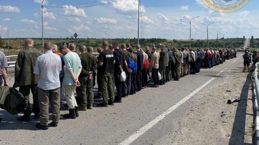 Ukraine welcomes home 144 prisoners, including 95 defenders of Azovstal