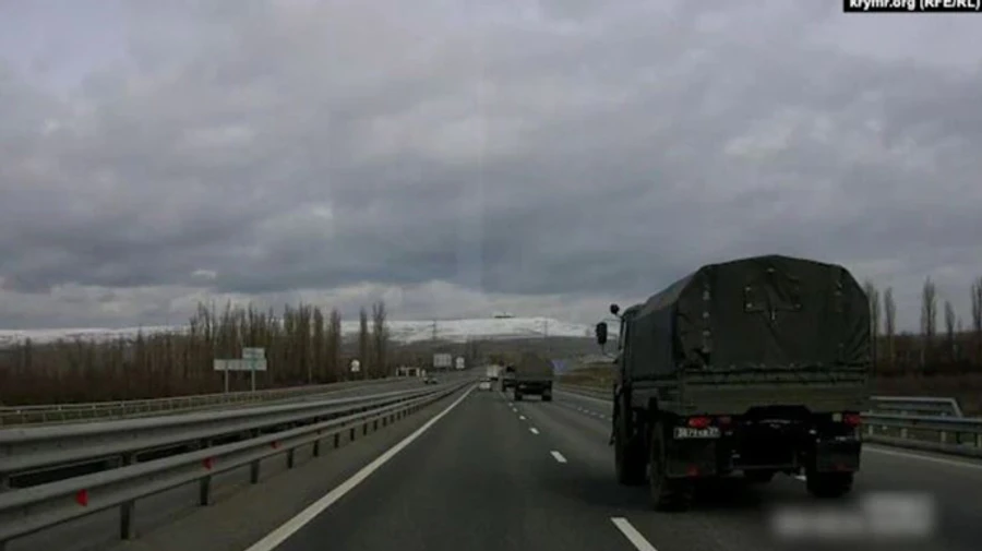 Окупанти стягують у Крим важку військову техніку – ЗМІ