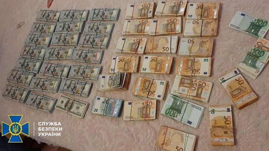 Близький до ФСБ підприємець з РФ налагодив контрабанду військового обладнання з України – СБУ