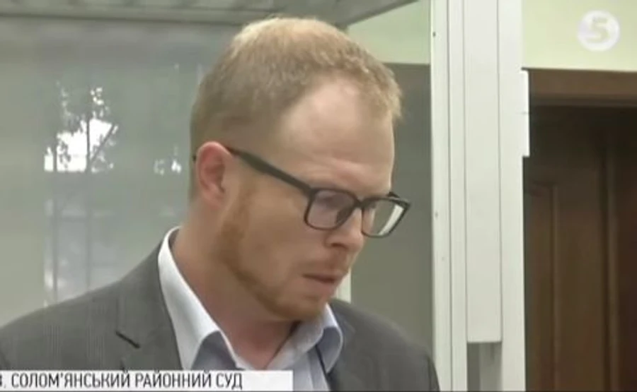 Іще одному підозрюваному в Ротердамі суд дозволив вийти з-під варти