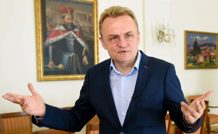 Самопоміч піде на вибори сама, об'єднуватися ні з ким не буде - Садовий