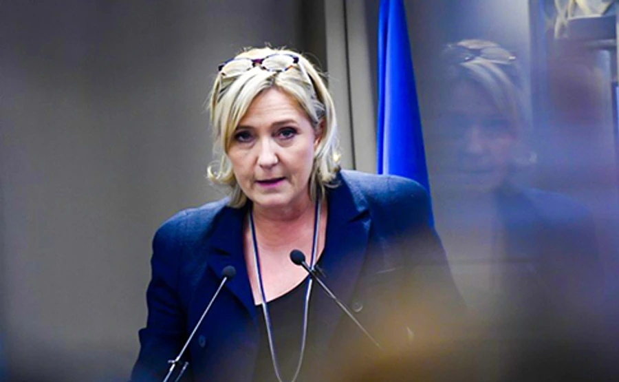 Ле Пен вновь заявила, что признает Крым российским