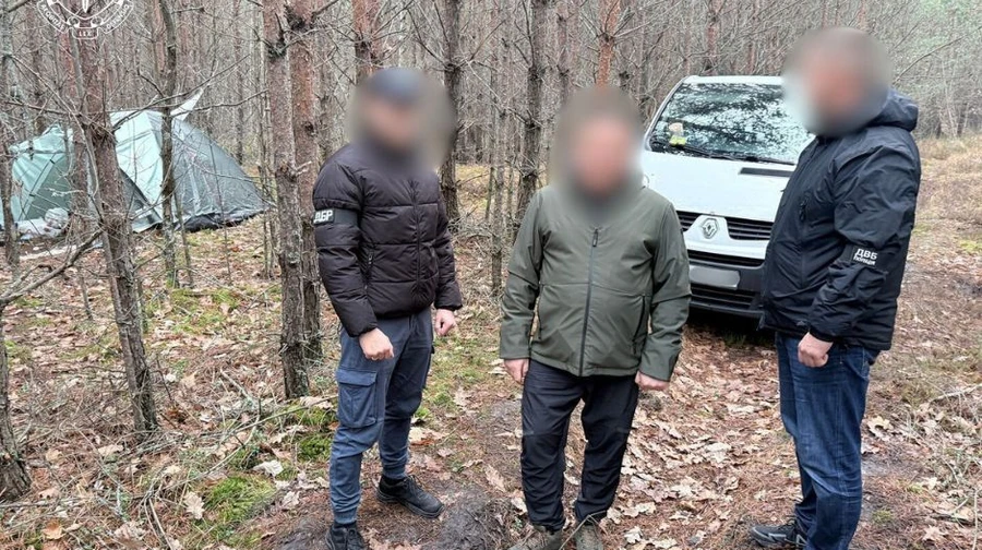 A Kyiv policeman who ran away with money was arrested with the possibility of bail