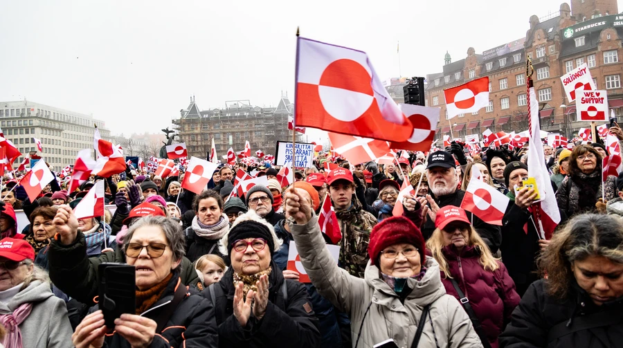 Гренландия не продается: тысячи людей вышли на марш против намерений Трампа аннексировать остров