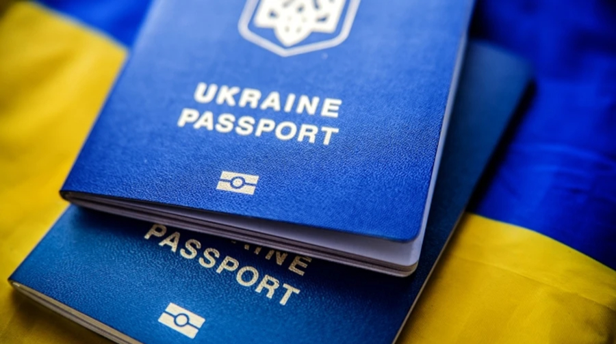 Посли ЄС схвалили продовження тимчасового захисту українців до березня 2028 року з новими правилами для чоловіків