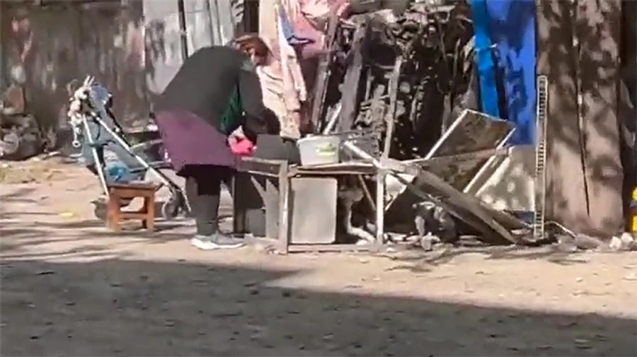 Mariupol residents have problems with water, food and money - adviser to the mayor