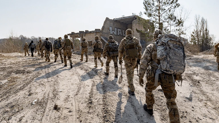 Головні новини понеділка і ночі: тероборона Києва, переговори США та РФ