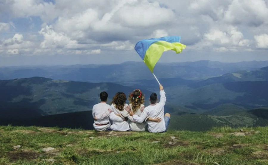 Українці визначилися із трьома головними складовими патріотизму