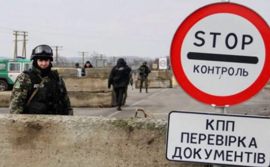Военное положение: Украина закрыла въезд в оккупированный Крым для иностранцев