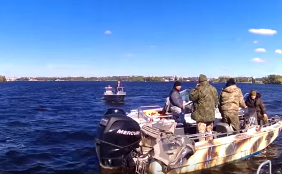 В Запорожье чиновники обмывали новые катера: один погиб под винтом