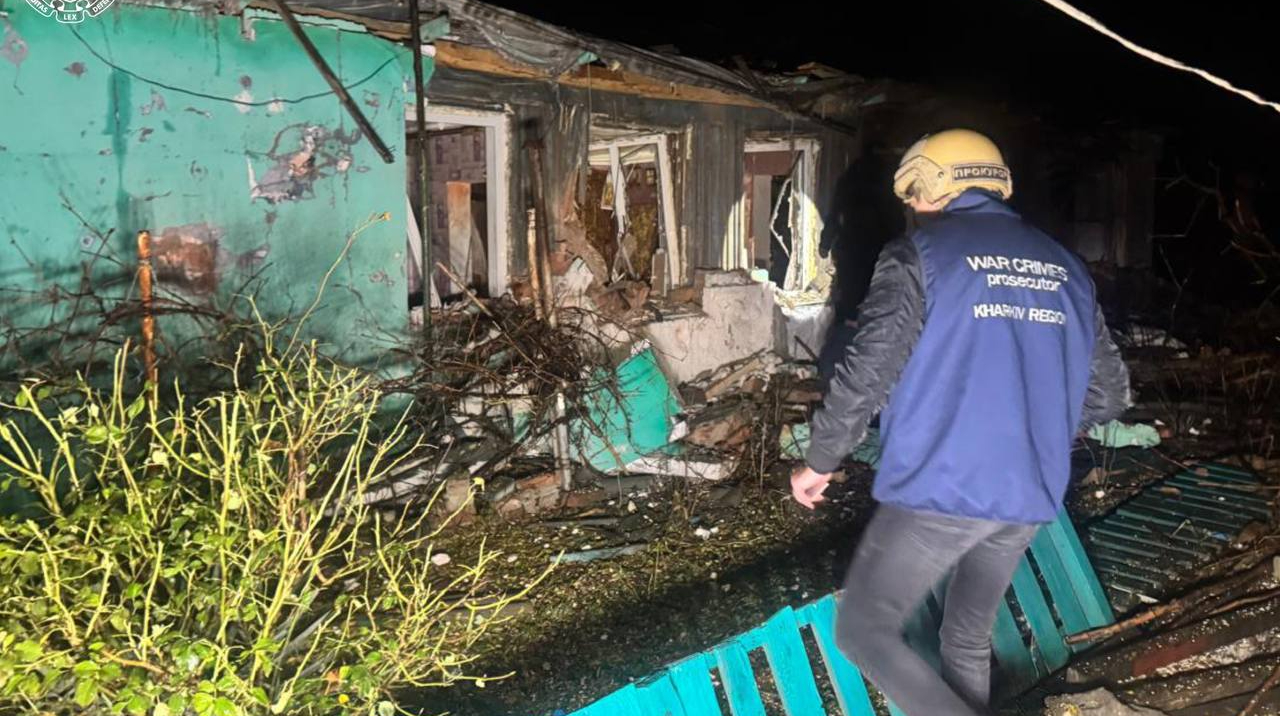 Attacco a Kharkiv: Russia lancia bombe aeree guidate, 9 feriti e 15 case danneggiate