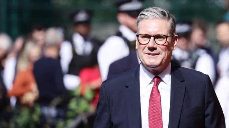 Стармер заявил, что более 10 стран готовы присоединиться к миссии в Ормузском проливе