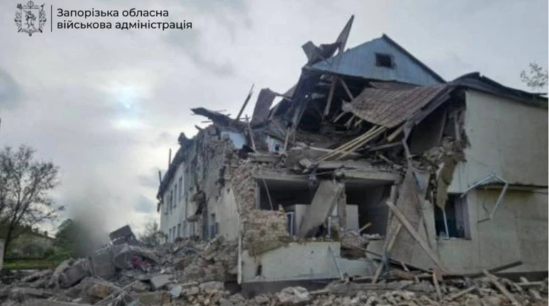 Сім людей постраждали через обстріл Запорізького району