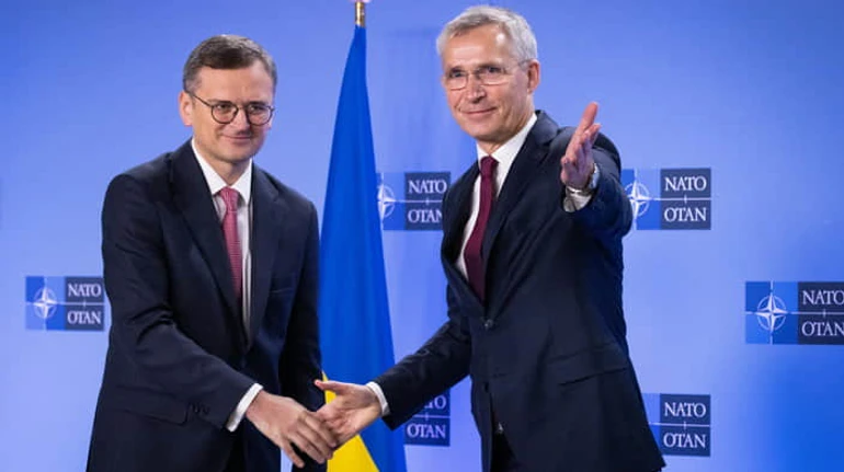 До НАТО без Угорщини: головне про план реформ України, узгоджений з Альянсом