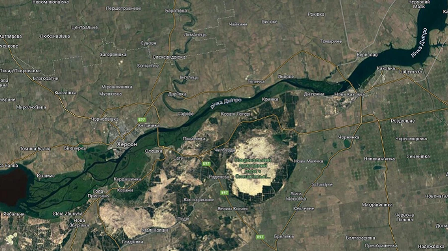 Russians rob hospitals and fire station of Nova Kakhovka: they take even doors