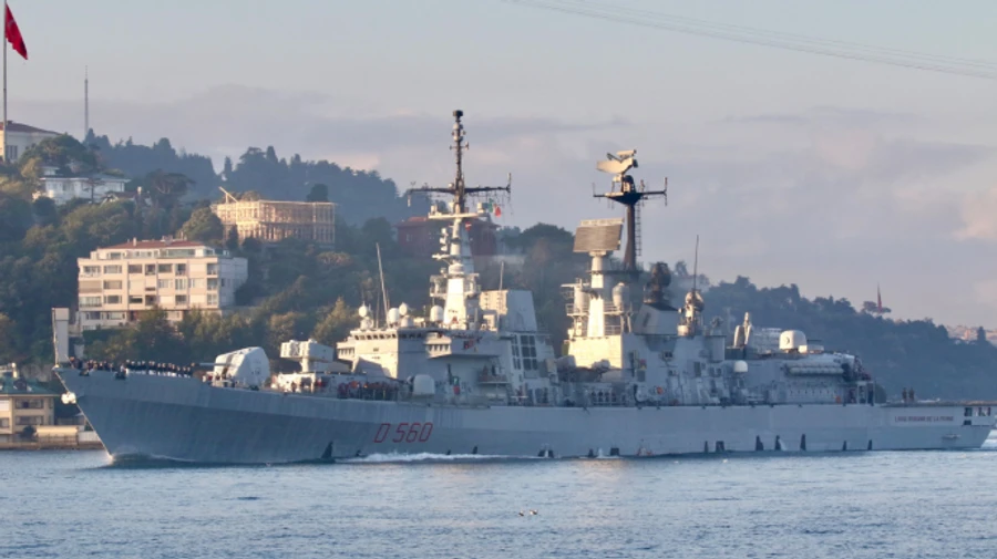 Итальянский ракетный эсминец вошел в Черное море