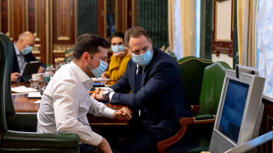 Зеленський дорікнув Шмигалю щодо засобів захисту, той пообіцяв 3-місячний запас 